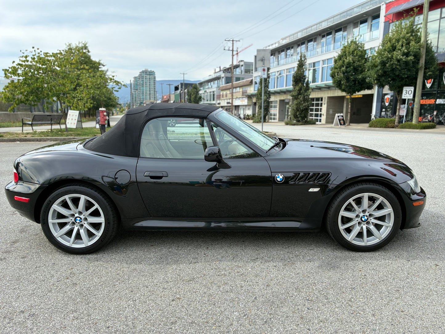 2002 BMW Z3 3.0i Convertible