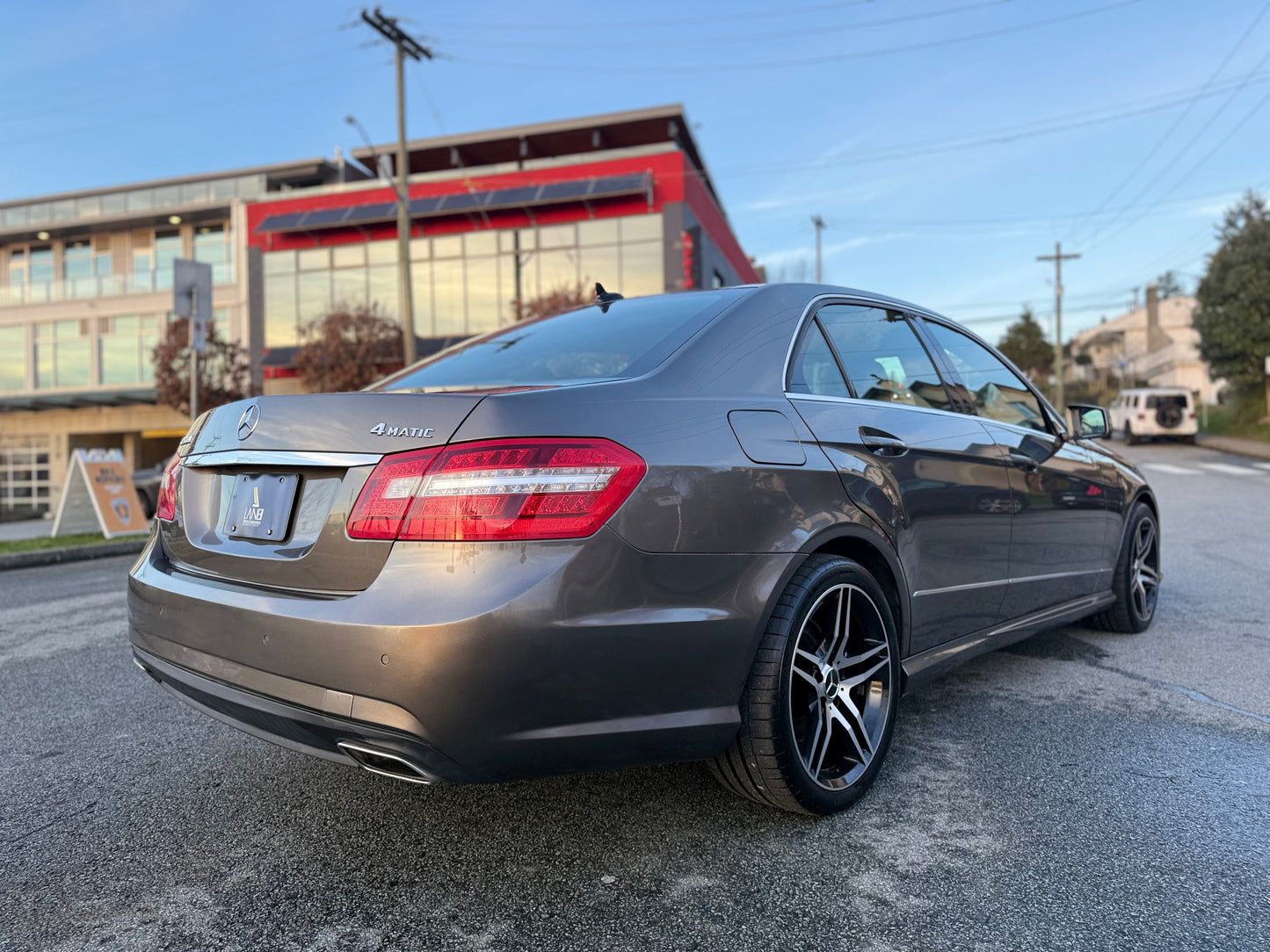 2010 Mercedes-Benz E550 AWD (4MATIC)