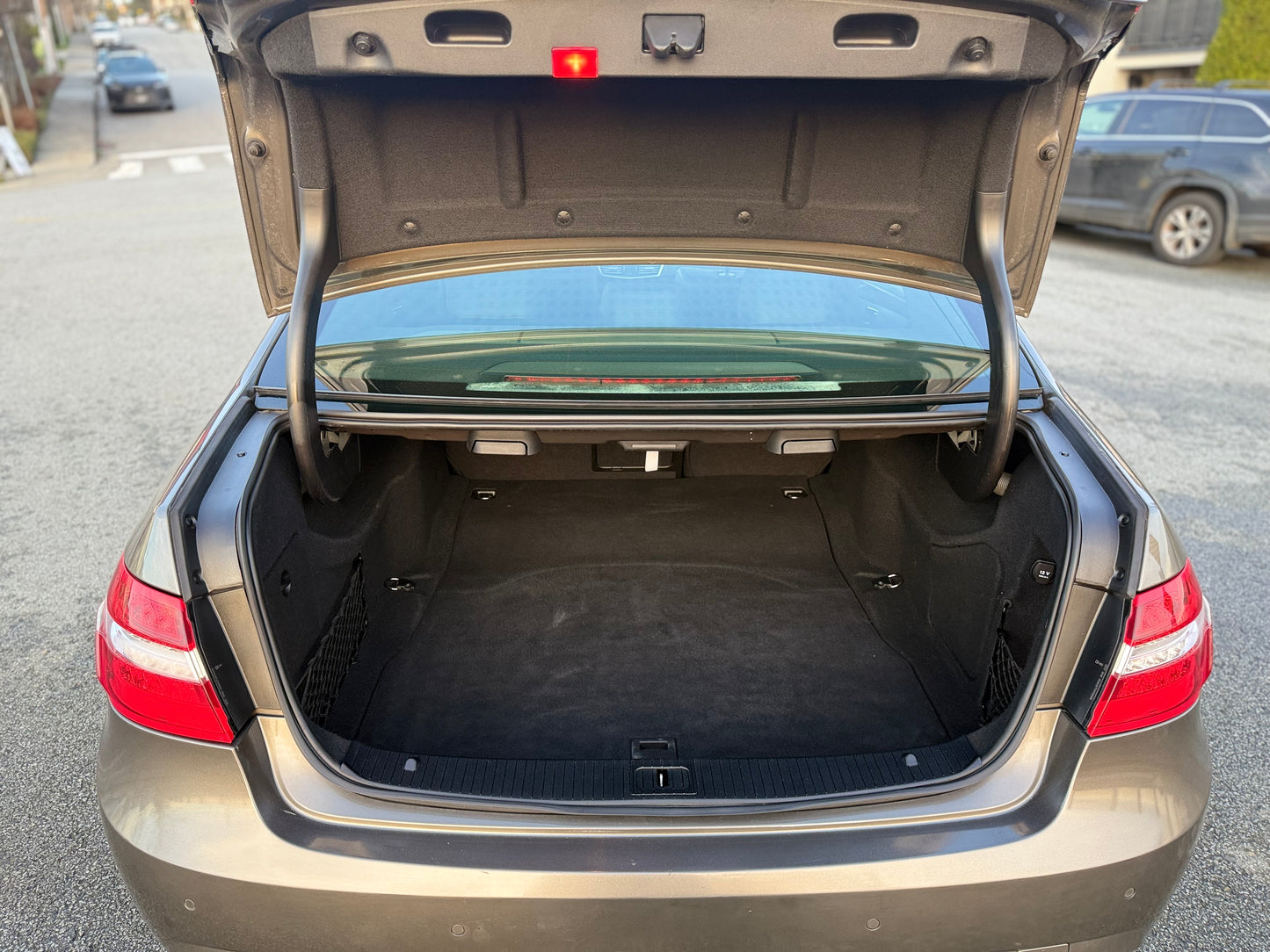 2010 Mercedes-Benz E550 AWD (4MATIC)